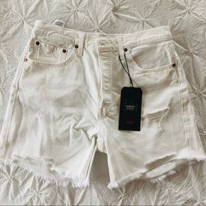 NWT Levi’s 501 Shorts Mid-length